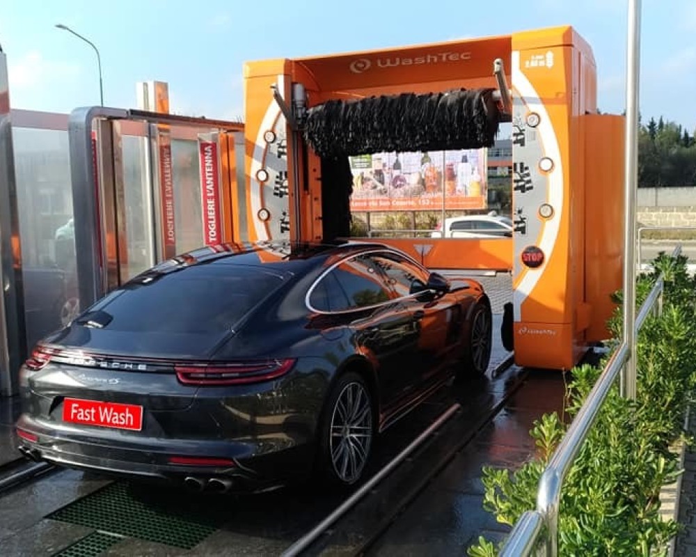 Lavaggio e pulizia auto - Super Car Wash