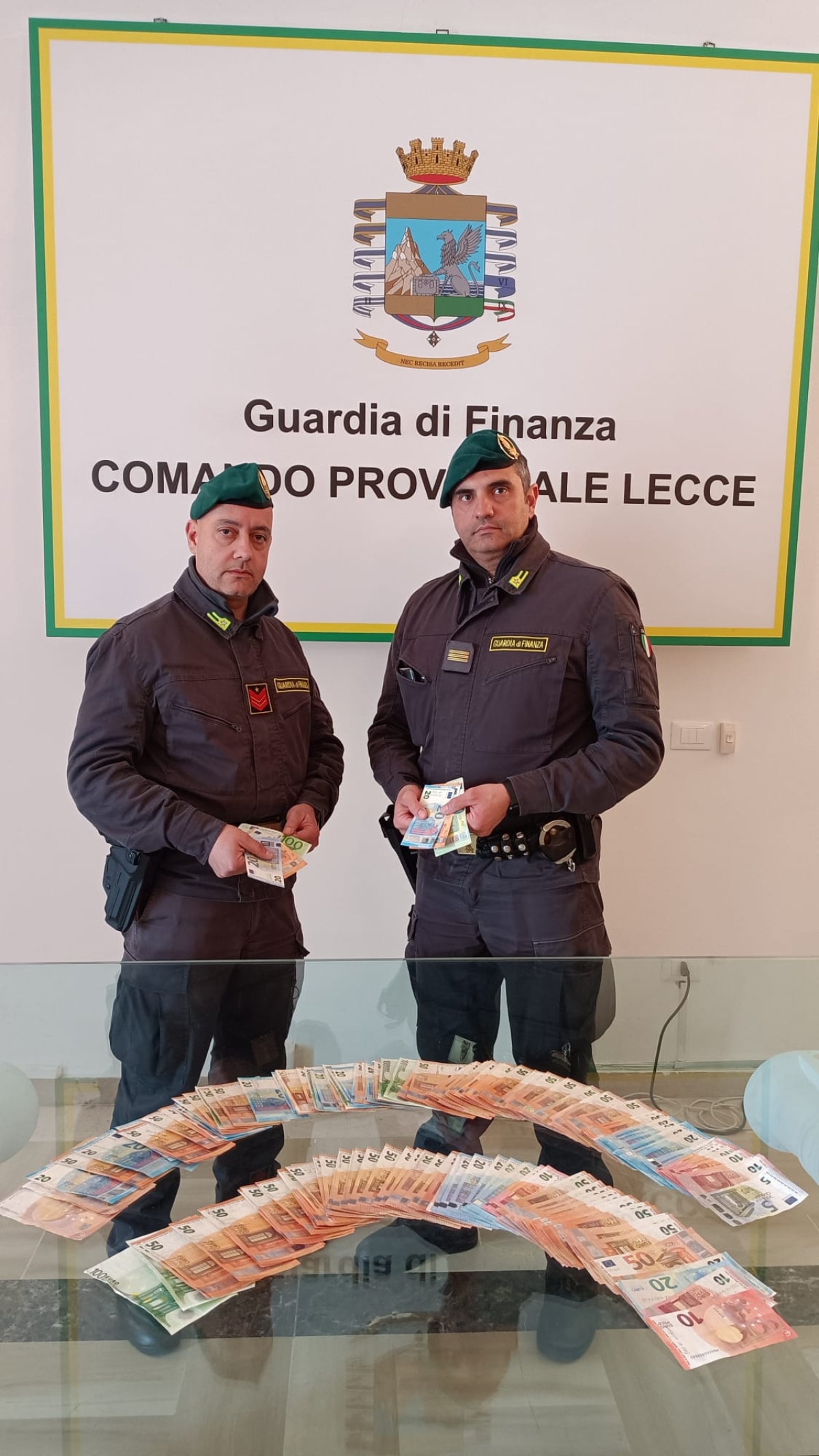 Lecce, la Guardia di Finanza sequesta 240 banconote false